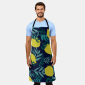 レモンと葉の模様 エプロン (着用した状態)