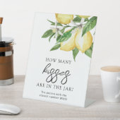 レモンの緑びんの中にキスが何個入っているか 台座サイン (インサイチュ)