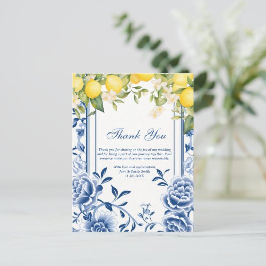 レモンイエローとネイビーブルーのウェディング サンクス ポストカード (スタンド正面)