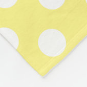 レモンイエローの白水玉模様 フリースブランケット (角)