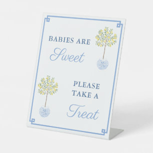 レモンツリーはトリートベビーシャワーの好意テーブルを取る 台座サイン