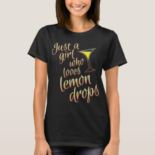 レモンドロップマルティーニデザインレモを飲む女の子のために Tシャツ