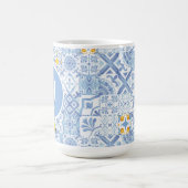 レモンフルーツモノグラム青タイル コーヒーマグカップ (中央)