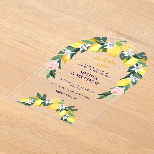 レモンブルータイルイタリアンカップルウェディングシャワー アクリル招待状 (レイダウン)