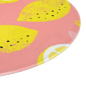 レモンプリント、明るいシームレスな夏のパターン。 カッティングボード (角)