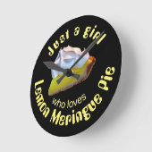 レモンメレンゲのパイが大好きな女の子 ラウンド壁時計 (傾斜)