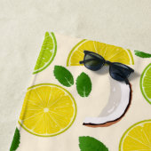 レモンライムココナッツとミント幸せな陽気なパターン ビーチタオル (インサイチュ)