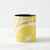 レモン抽象芸術ポップ・アートの絞り染め ツートーンマグカップ (中央)
