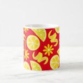 レモン柑橘類レモネデシェフかわいい黄色の赤 コーヒーマグカップ (中央)