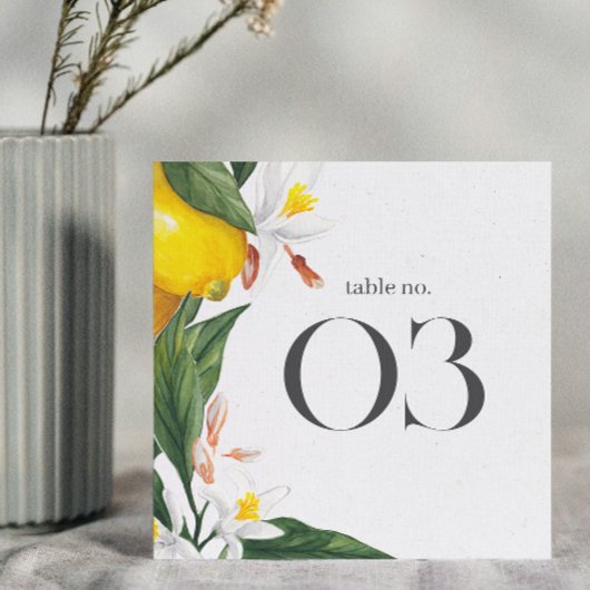レモン白い花の水結婚色のテーブル番号。