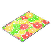レモン、オレンジ、グレープフルーツ、ライムの薄切りパターン ノートブック (左側)