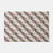 レリーフ、 浮き彫りや深さthに見える形状のシルキーベージュ ドアマット (正面)