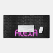 レンガのピンクのネオンライトのアレクサオ デスクマット (キーボード&マウス)