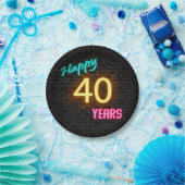 レンガの壁にネオンの数字40の看板 ペーパープレート (パーティー)