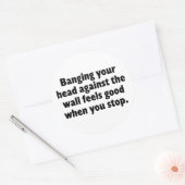 レンガの壁に頭をぶつけながら ラウンドシール (封筒)