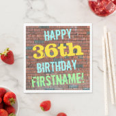 レンガの壁の落書きにインスパイアされた36歳の誕生日 + 名前 スタンダードランチョンナプキン (インサイチュ)