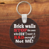 レンガの壁障害。裁決 キーホルダー (正面)