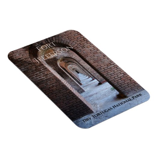 レンガの歩道アーチ、フォートジェファーソン、ドライトルトゥガス マグネット (右側)