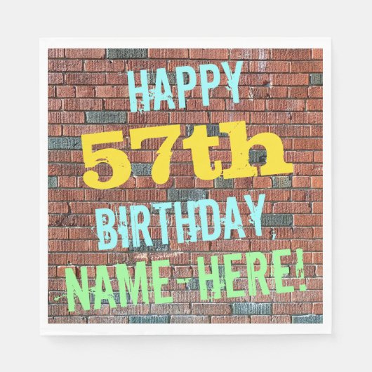 レンガ壁グラフィティインスパイア57誕生日+名前 スタンダードランチョンナプキン (正面)