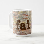 レンガ造りの壁アートマグカップに十字架を付ける信仰 コーヒーマグカップ (正面左)