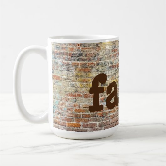 レンガ造りの壁アートマグカップに十字架を付ける信仰 コーヒーマグカップ (左)
