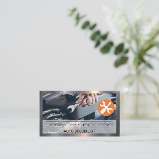 レンチを使用した整備士 |自動サービス 名刺 (スタンド正面)