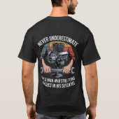 レンチを回し続ける男をナメるな Tシャツ (裏面)