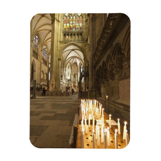 レーゲンスブルクにある聖ペテロ大聖堂のインテリア マグネット (縦)