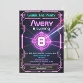 レーザータグの女の子の誕生日パーティー招待状 ネオンピンク 招待状 (スタンド正面)