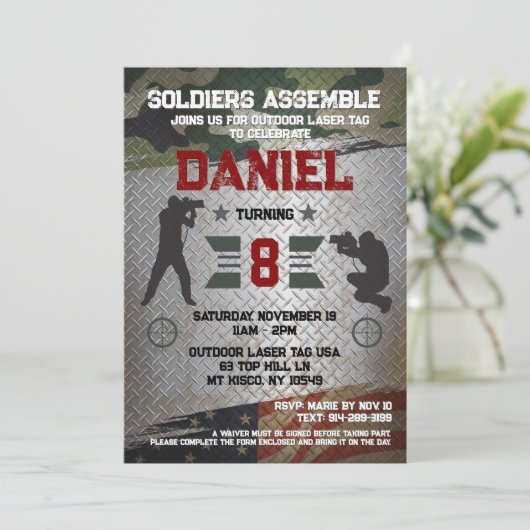 レーザーラベル誕生日パーティー軍隊迷彩柄招待状 招待状 (スタンド正面)