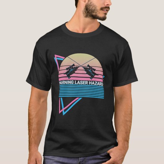 レーザーラベル警告のレーザーハザード Tシャツ (正面)