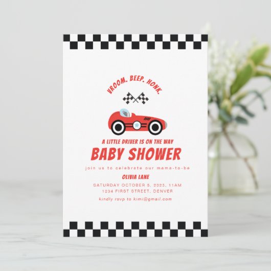 レーシングカーの赤ちゃんシャワーの途中にある小さなレーサー 招待状 (スタンド正面)