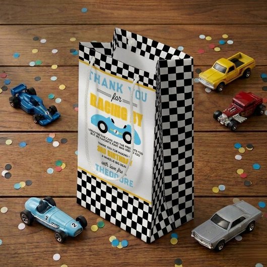 レーシングカーの3歳の誕生日パーティー Fast & Three スモールペーパーバッグ