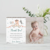 レーシングカーバースデーパーティーの写真を使った感謝カード 招待状 (スタンド正面)