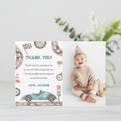 レーシングカーボーイの誕生日パーティー写真ありがとうカード 招待状 (スタンド正面)