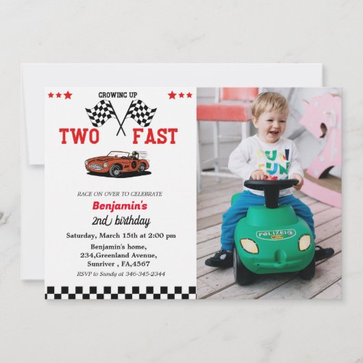 レースする2台の速い車の少年 2歳の誕生日パーティー 招待状 (正面)