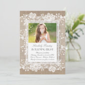 レースとバーラップのヴィンテージエレガントフォト誕生日 招待状 (スタンド正面)
