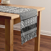 レースとパッチワークの白黒パターン ショートテーブルランナー (インサイチュ)