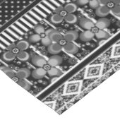 レースとパッチワークの白黒パターン テーブルクロス (アングル)