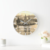 レースに続くヨットのセピア効果の写真 ラージ壁時計 (ホーム)