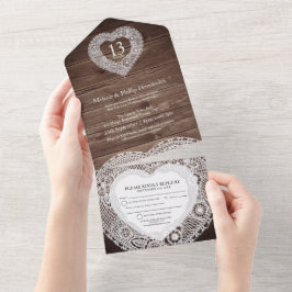 レースのウェディングドレスを着た結婚13周年を記念する封筒なしのカードです。 オールインワン招待状