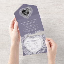 レースのウェディングドレスを着た結婚13周年を記念する封筒なしのカードです オールインワン招待状