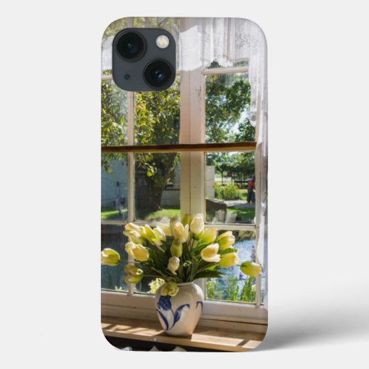 レースのカーテンとチューリップのある窓 Case-Mate iPhoneケース (裏面)