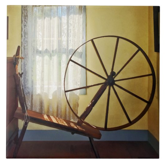 レースのカーテン付近の大きな回転ホイール タイル (正面)