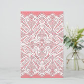 レースのドリーピンクの白いヴィンテージ古ファッションド 便箋 (スタンド正面)