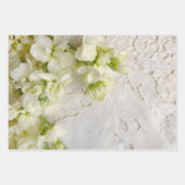 レースの上に紫と白の花 ラッピングペーパーシート (正面2)