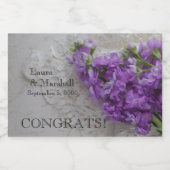 レースの上に紫色のストック花 スパークリングワインラベル (シングルラベル)