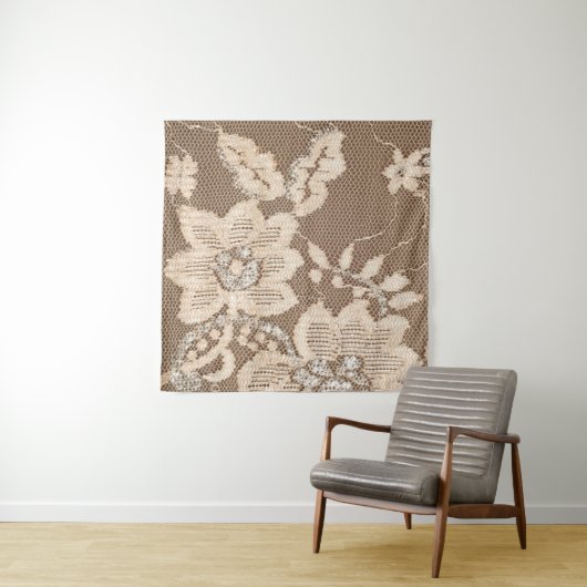 レースの繊細さ: 白い生地のアーティストリー タペストリー (インサイチュ(横))