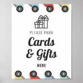 レースカーの誕生日カードとギフトのサイン ポスター (正面)