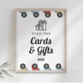 レースカーの誕生日カードとギフトのサイン ポスター